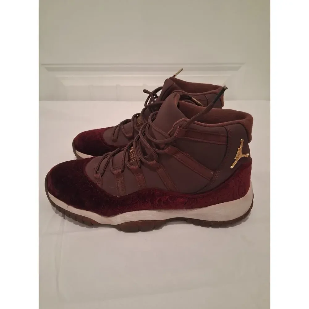 Air Jordan 11 Retro Heiress Night Maroon Velvet 852625-650 Size 5.5Y NO INSOLES